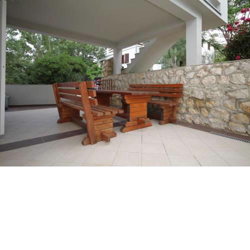 Apartment Metajna 6425b