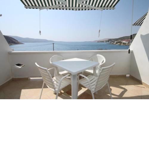 Apartment Metajna 6466c