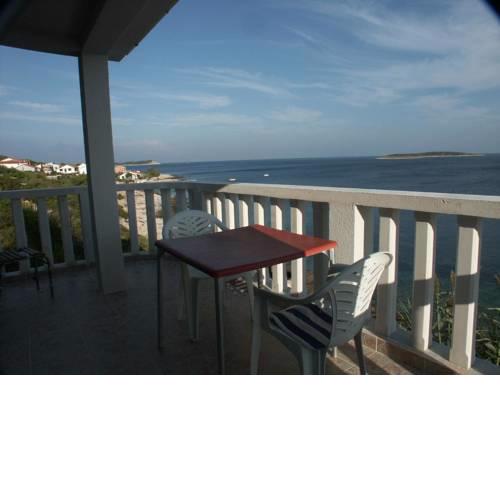 Apartment Milna 3036b