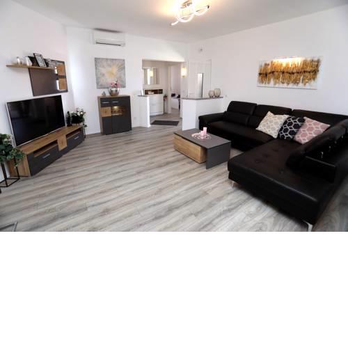 Apartment Mir