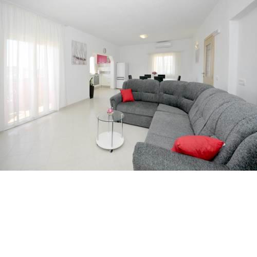 Apartment Mira