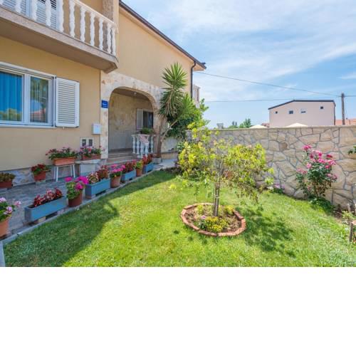 Apartment Mirjana
