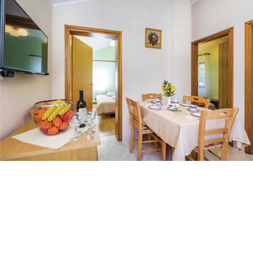 Apartment Moscenicka Draga with Sea View 02