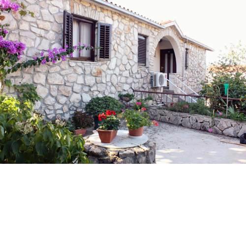 Apartment Necujam 5208b