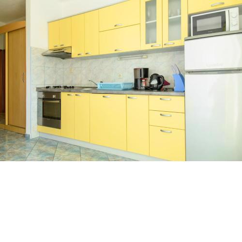 Apartment Nela with Sea View