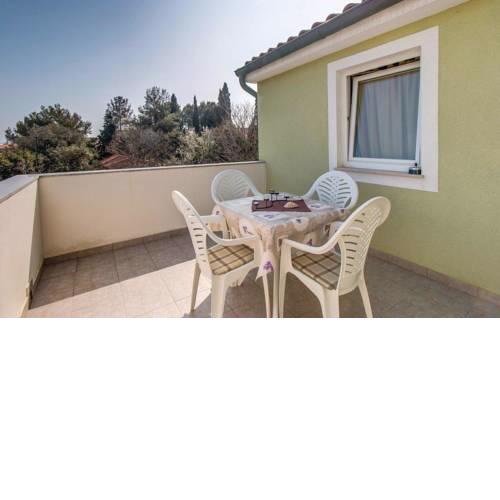 Apartment Nerezine 7961b