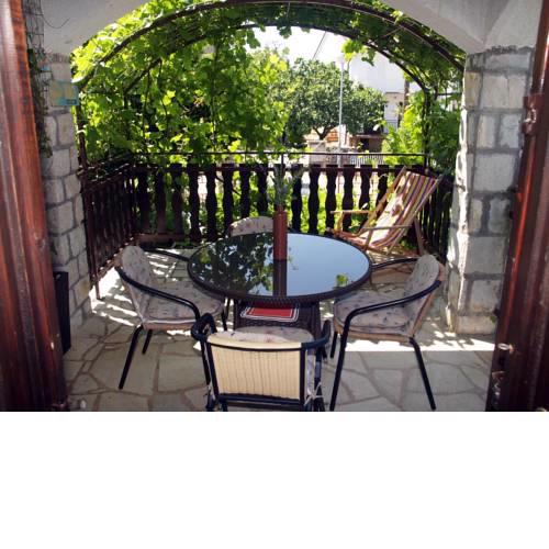 Apartment Njivice 5320b