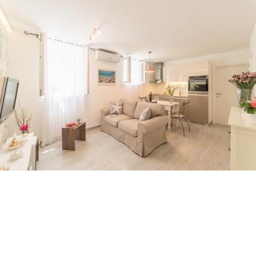 Apartment Nono near the beach with parking