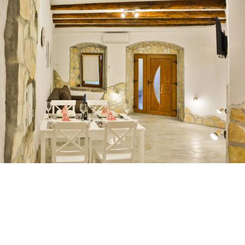 Apartment Nora 1 - Old city center