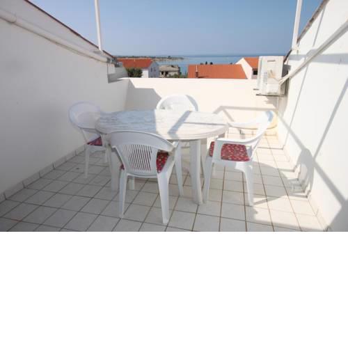 Apartment Novalja 3307e