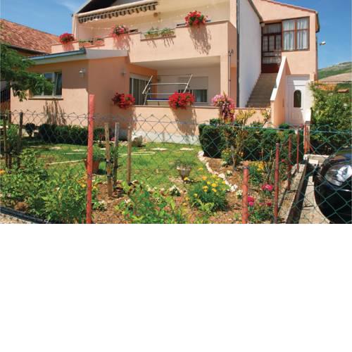 Apartment Novi with Sea View 04