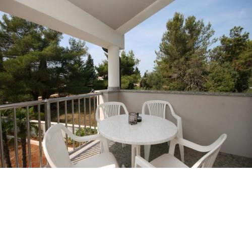 Apartment Novigrad 7017b