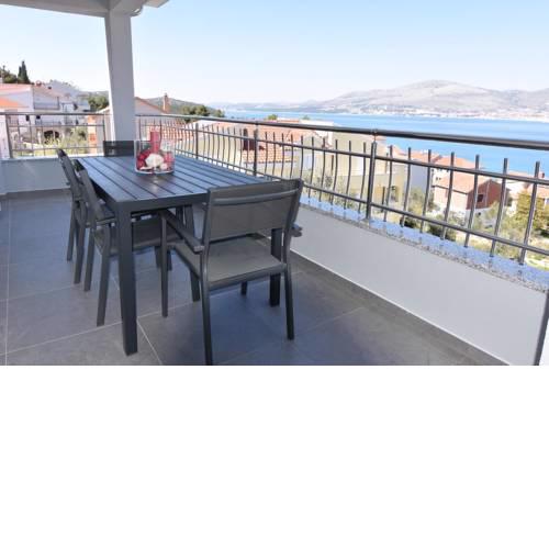 Apartment Okrug Gornji 16935b