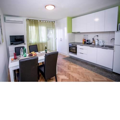 Apartment Omiš Holiday