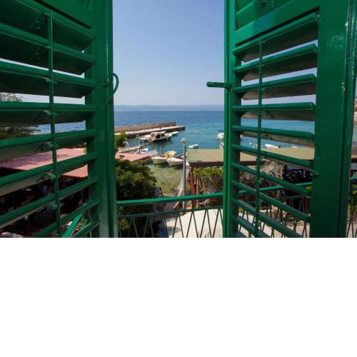 Apartment Palma in Pisak,beach located, sea view, free parking