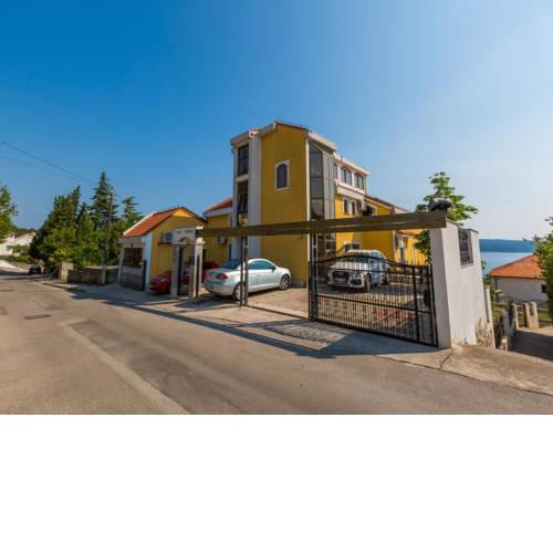 Apartment Pericic Zuti