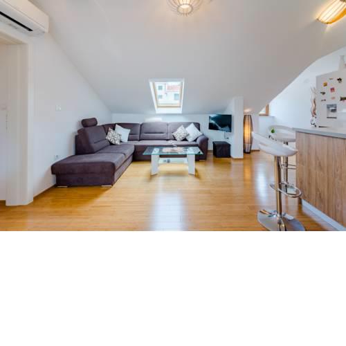 Apartment Pink Johnny
