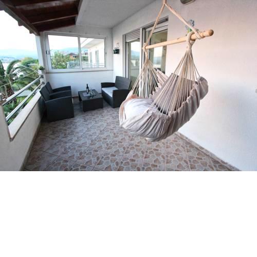 Apartment Podstrana