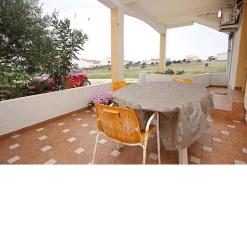 Apartment Povljana 9405b