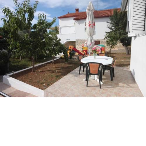 Apartment Preko 8232b