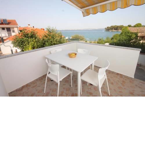 Apartment Preko 8232d