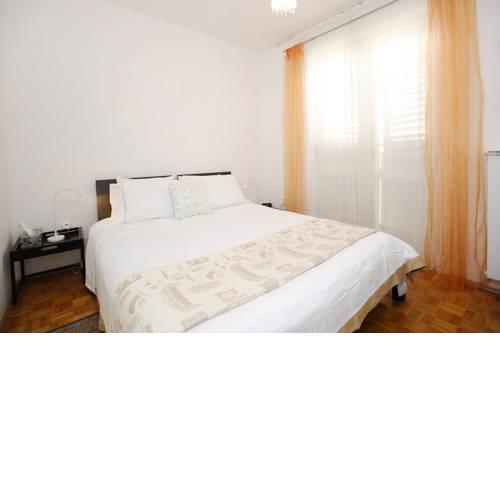 Prokonzul 2BR apartment in old town