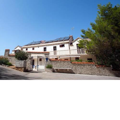 Apartment Pucisca 756d
