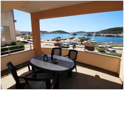 Apartment Rogoznica 1089a