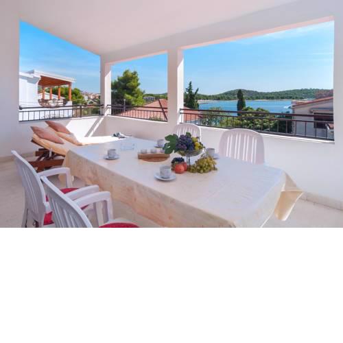 Apartment Rogoznica 15551b