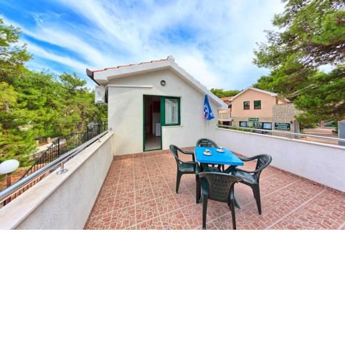Apartment Rogoznica 3301b