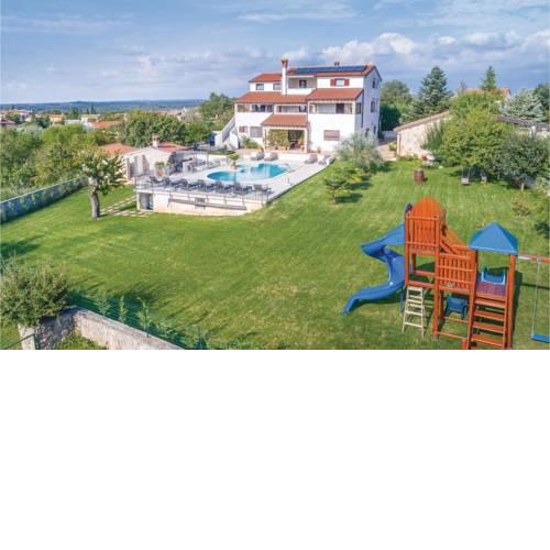 Apartment Rovinjsko Selo 32 with Outdoor Swimmingpool