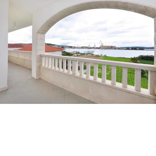 Apartment Seget Donji 10023c
