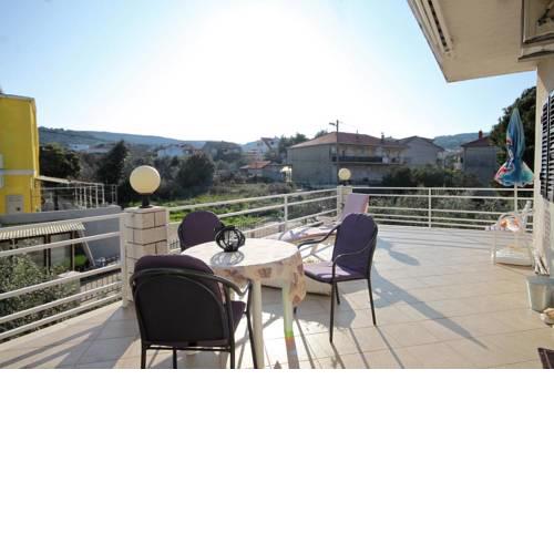 Apartment Slatine 9454b