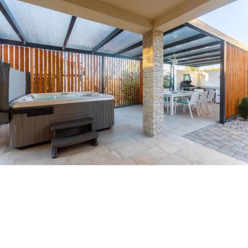 Apartment Solinar With Jacuzzi