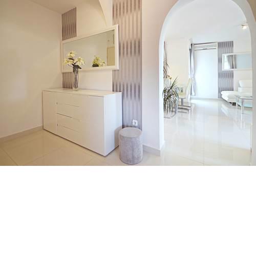 Apartment Sweet City
