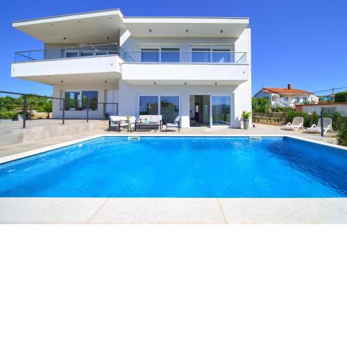 Apartment Timmy With Private Pool & Seaview