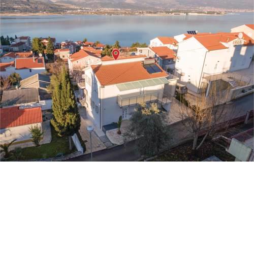 Apartment Trogir with Sea View 04