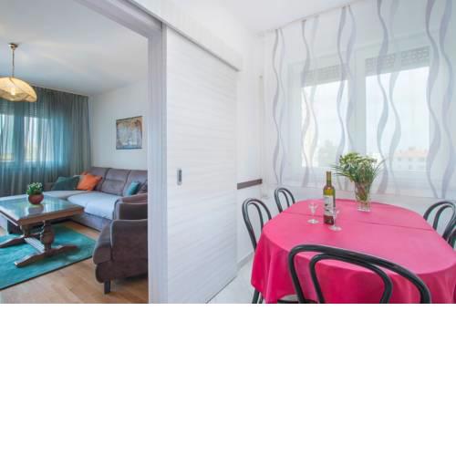 Apartment V, Pula