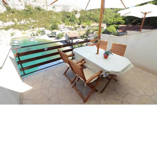 Apartment Vela Stiniva 13935c