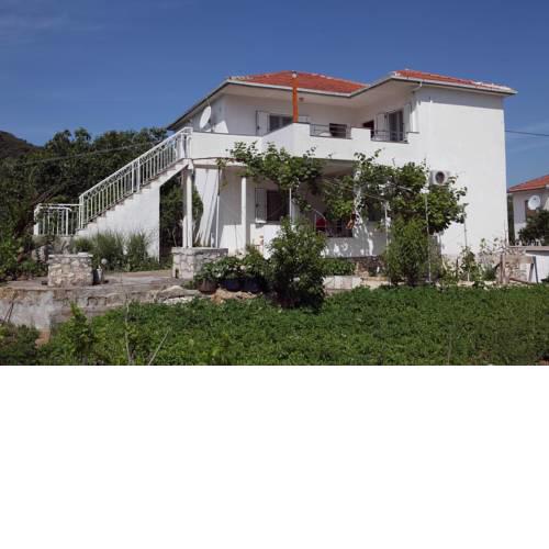 Apartments by the sea Vinisce, Trogir - 11029