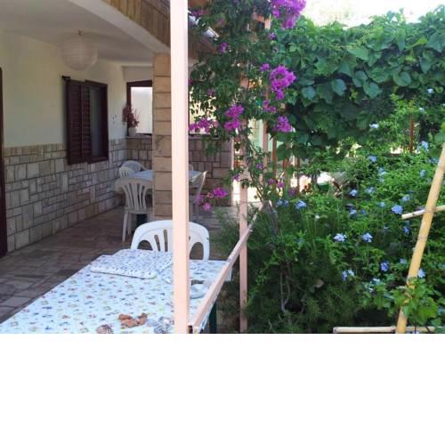 Apartment Vis 13337a