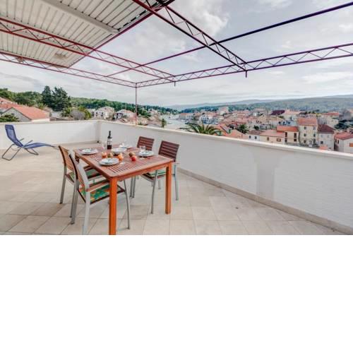 Apartment Vrboska 4025a