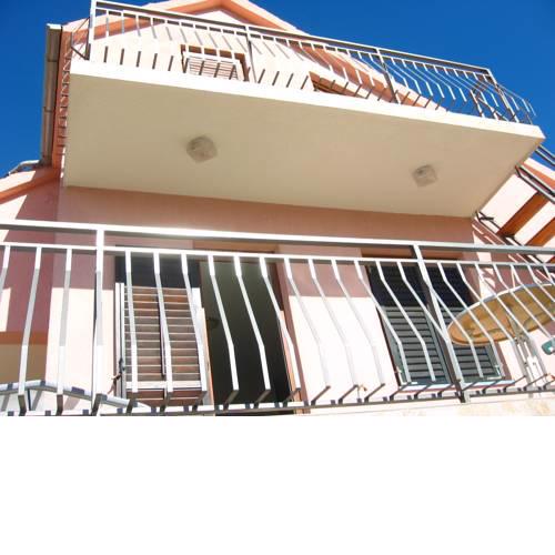 Apartment Vrulje