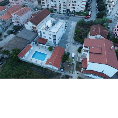 Apartment Zara - luxury apartment with private pool