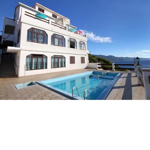 Apartment Zavalatica 183a
