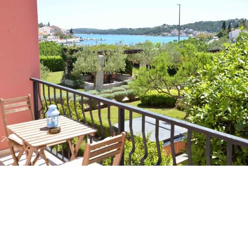 Apartments 5M