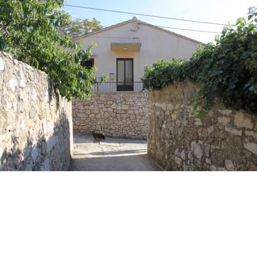 Apartments and rooms by the sea Komiza, Vis - 8841