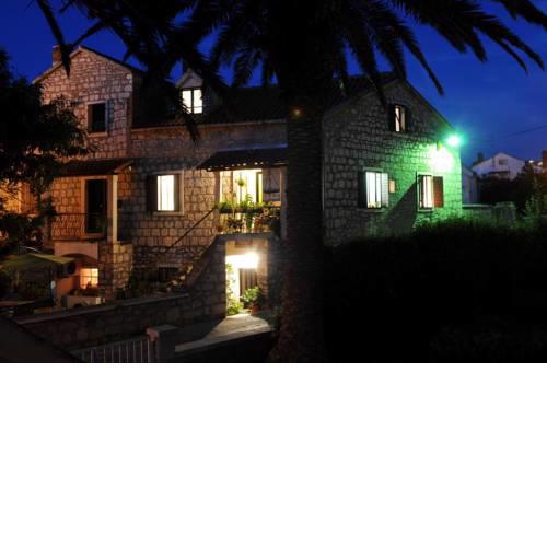 Apartments and rooms by the sea Supetar, Brac - 11497