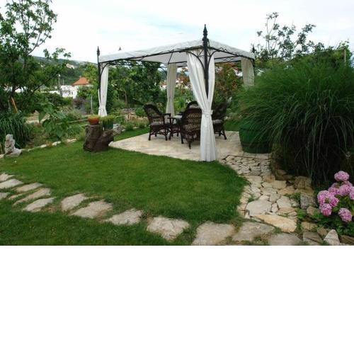 Apartments and rooms Frane - with garden