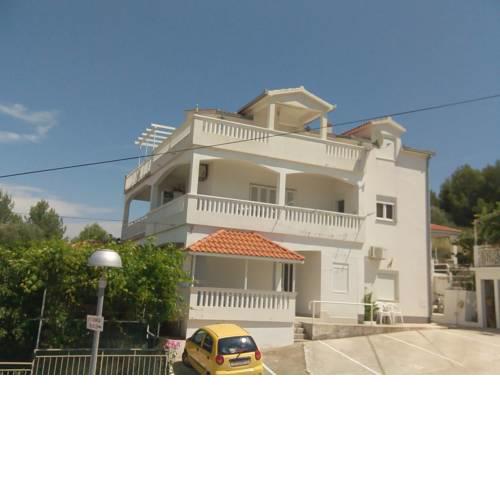 Apartments and Rooms IVAN (3719)